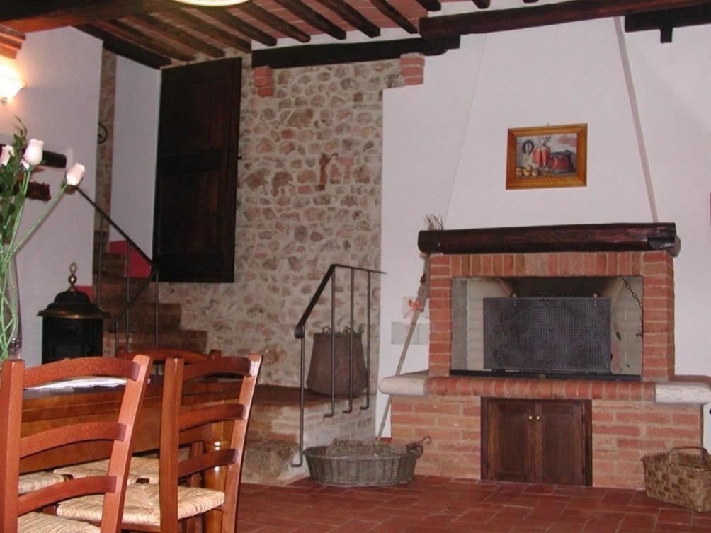 Casale Il Colombaio Di Toiano Pensionat Valli Rum bild