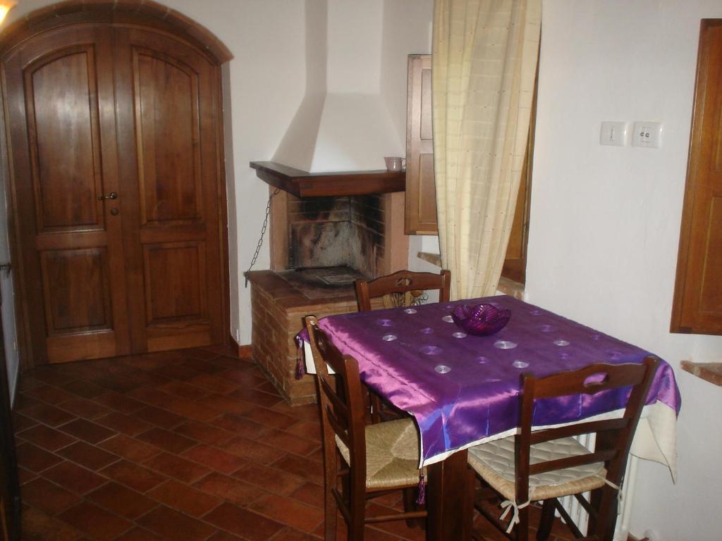 Casale Il Colombaio Di Toiano Pensionat Valli Rum bild